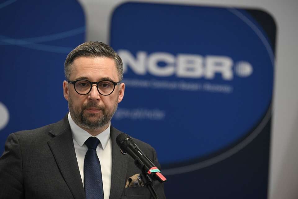 Minister nauki i szkolnictwa wyższego Marcin Kulasek podczas konferencji prasowej Narodowego Centrum Badań i Rozwoju nt. „Program dla młodych naukowców w nowej odsłonie – rusza LIDER UP”. / autor: PAP/Marcin Obara