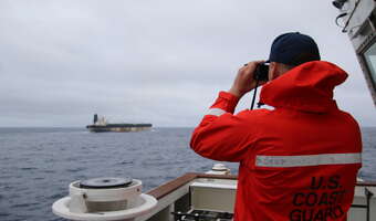 Ameryka uderza siłowo w "flotę cieni"