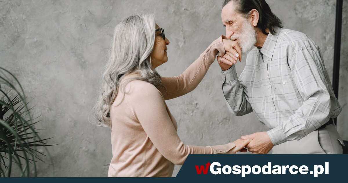 ZUS wypłaca 366,68 zł dodatku. Ci emeryci otrzymają pieniądze