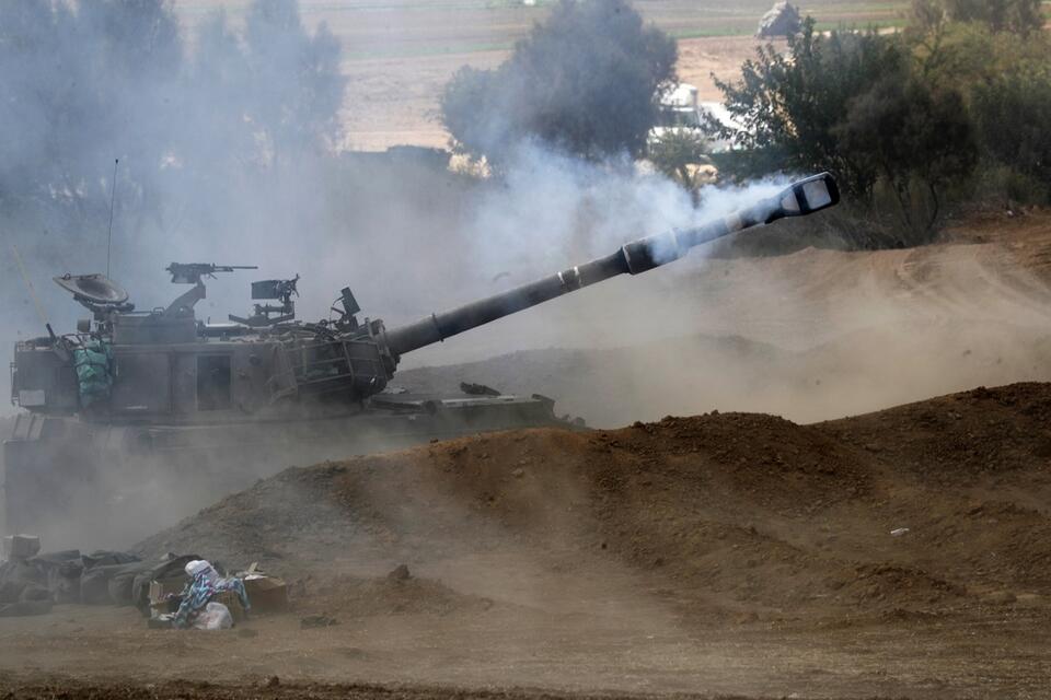 Artyleria izraelskiej armii / autor: PAP/EPA