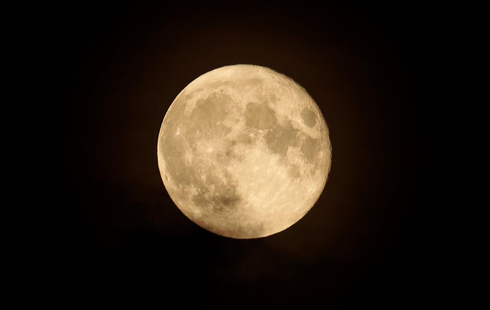 Księżyc nad Polską, niebieska pełnia, sierpień / autor: Wikimedia Commons-Jakub Hałun/CC Attribution-Share Alike 4.0