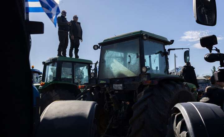 Protest greckich rolników  / autor: PAP/EPA/ACHILLEAS CHIRAS