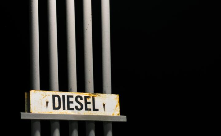 Diesel / autor: Zdjęcie autorstwa Bo Stevens z Pexels