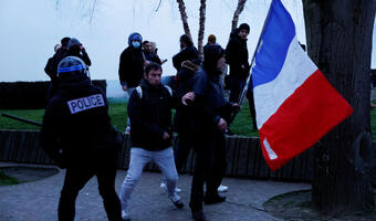 Francja: Kolejny dzień protestów. Blokada elektrowni i rafinerii