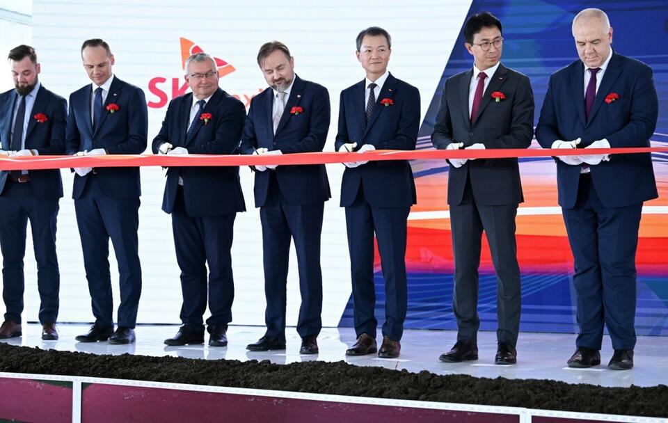 Inauguracja budowy fabryki firmy SK Nexilis w Stalowej Woli / autor: PAP/Darek Delmanowicz