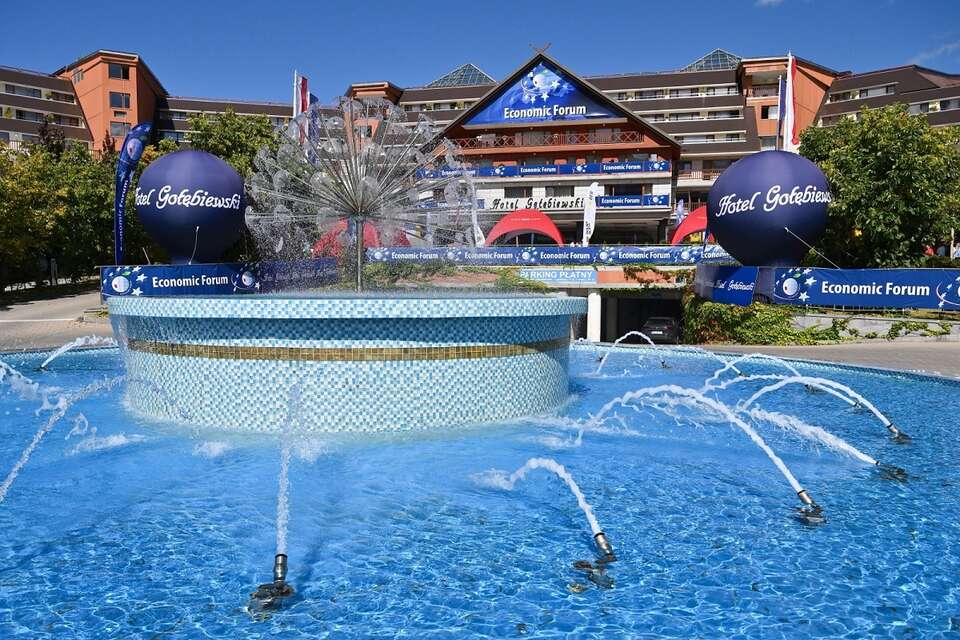 XXXIV Forum Ekonomiczne na terenie Hotelu Gołębiewski w Karpaczu / autor: 	PAP/Maciej Kulczyński