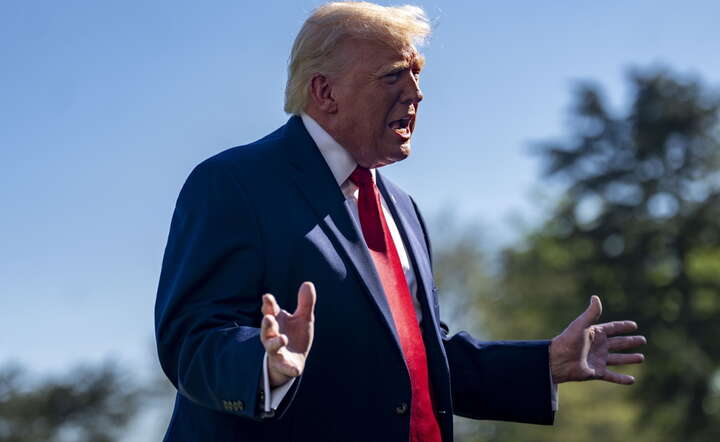 Prezydent USA Donald Trump w Białym Domu / autor: PAP/EPA/BONNIE CASH 