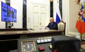 Putin spadł ze schodów? "Mimowolna defekacja"