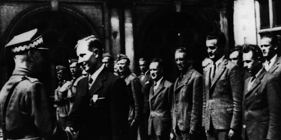 Gen. Sikorski w ośrodku cichociemnych w Audley End, 1942 r.