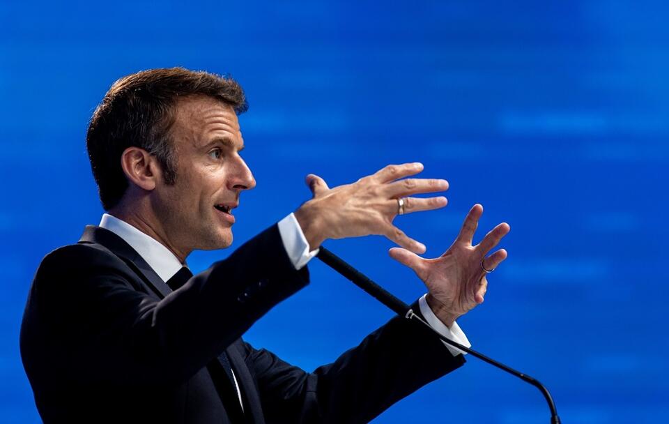 Emmanuel Macron / autor: PAP/EPA/MARTIN DIVISEK