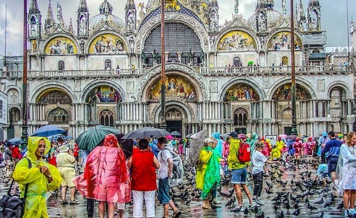 Turyści na placu św. Marka w Wenecji / autor: Pixabay