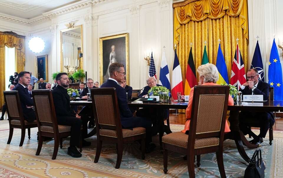 Spotkanie Donalda Trumpa z "koalicją chętnych" / autor: PAP/EPA/AARON SCHWARTZ / POOL