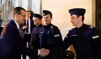 Premier podziękował policjantom za ich służbę