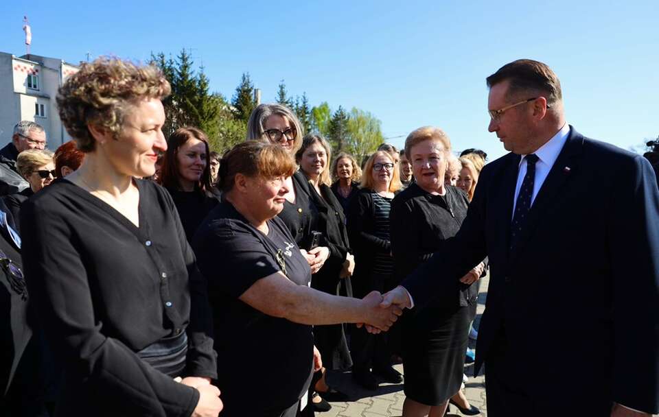 Czarnek na proteście w szpitalu. Zapowiada szczyt medyczny