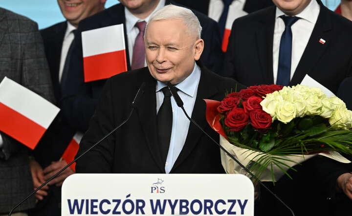 Prezes PiS Jarosław Kaczyński w czasie wieczoru wyborczego  / autor: PAP/Radek Pietruszka