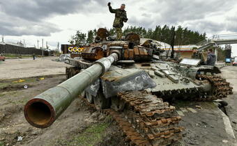 Pentagon: Rosja straciła już 1000 czołgów i 50 śmigłowców