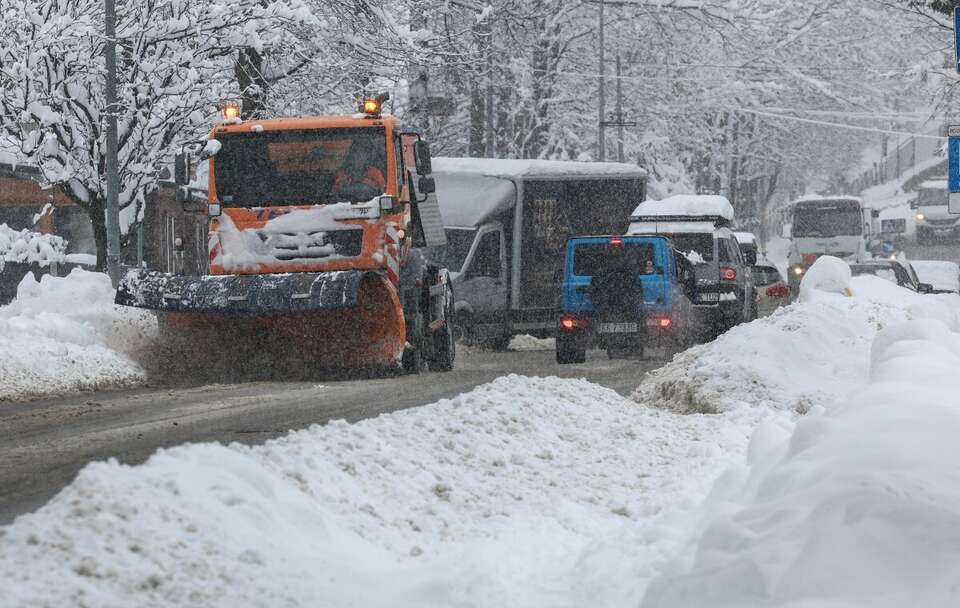 Atak zimy w Zakopanem / autor: PAP/Grzegorz Momot