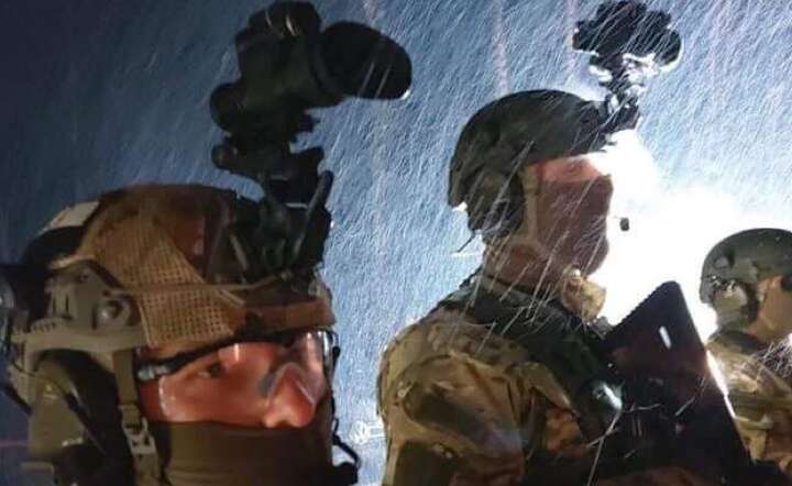 Polscy funkcjonariusze na granicy z Białorusią. ZDJĘCIE ARCHIWALNE / autor: Fratria / materiały prasowe Polskiej Policji