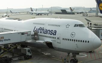 "Siada mi tu!" - Lufthansa przestanie rozróżniać płeć