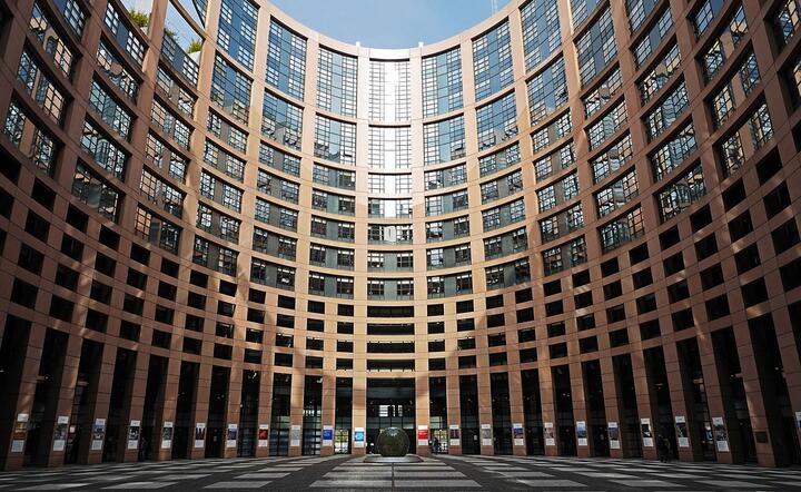Budynek Parlamentu Europejskiego w Strasbourgu, fot. Pixabay