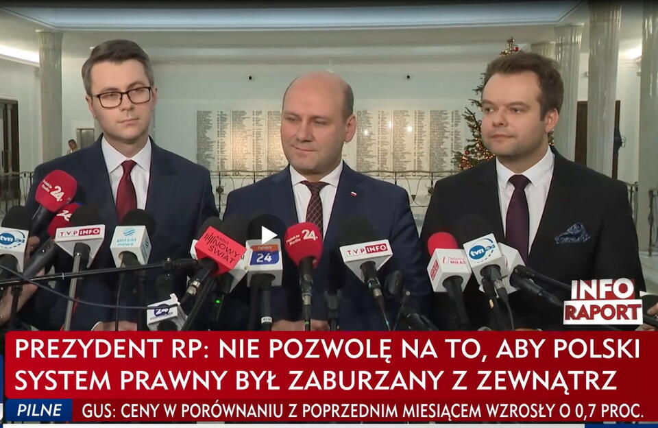 Piotr Muller, Szymon Szynkowski vel Sęk, Rafał Bochenek  / autor: TVP Info