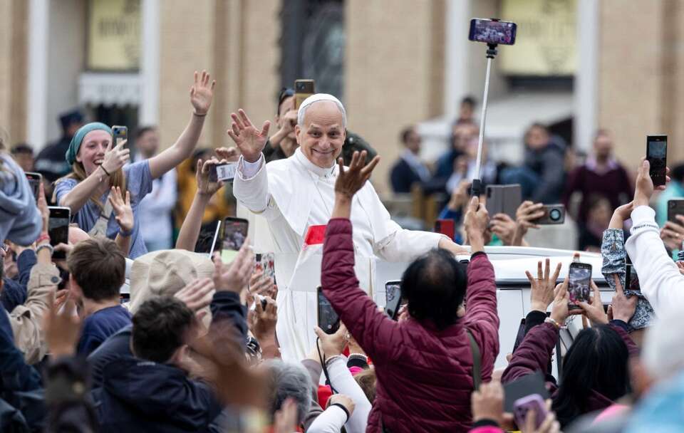 Papież Leon XIV / autor: PAP/EPA/MASSIMO PERCOSSI