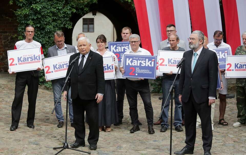 Jarosław Kaczyński i Karol Karski / autor: PAP/Tomasz Waszczuk