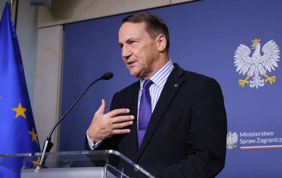 Сикорский нахально требует от президента назначения