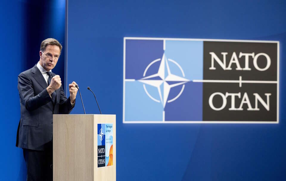 Mark Rutte / autor: PAP/EPA/KOEN VAN WEEL