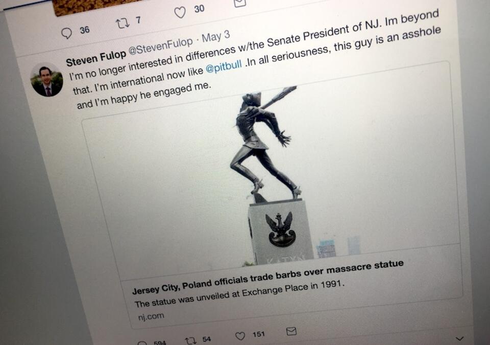 Twitt burmistrza Jersey City nt. usunięcia pomnika katyńskiego / autor: Twitter