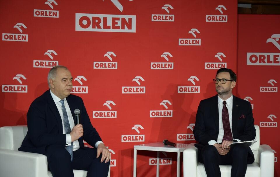Minister Jacek Sasin i prezes PKN Orlen Daniel Obajtek  / autor: Fratria 