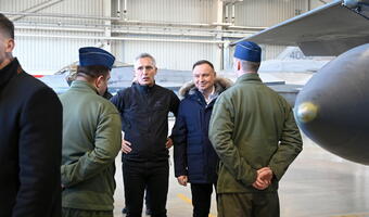 Stoltenberg i Duda: NATO nie wyśle myśliwców na Ukrainę