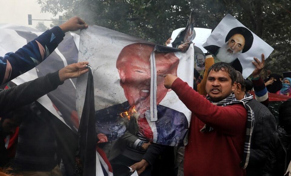 Protesty w New Delhi / autor: PAP/EPA/RAJAT GUPTA