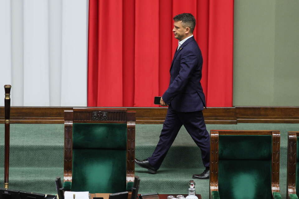 Poseł PL2050 Paweł Śliz na Sali Plenarnej w Sejmie / autor: PAP/Leszek Szymański