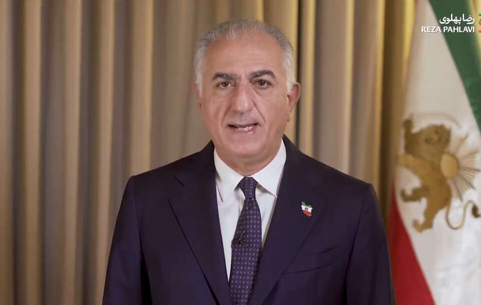 Wystąpienie Reza Pahlaviego, najstarszego syna ostatniego szacha Iranu Mohammada. Obecnie przebywa w USA.  / autor: Reza Pahlavi/X