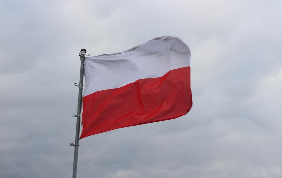 Polska flaga / autor: Fratria