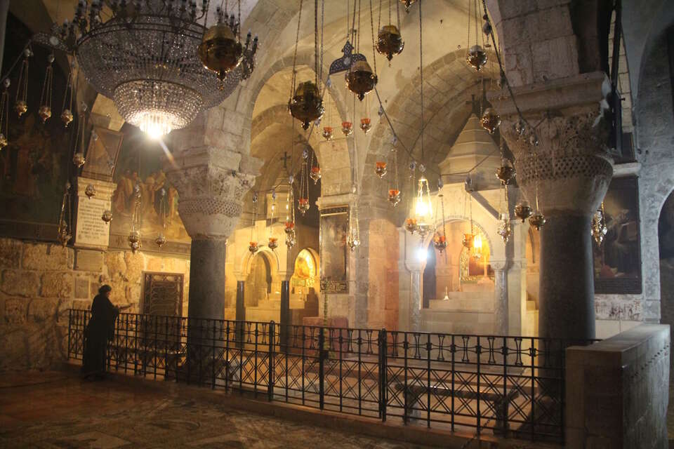 Na zdjęciu wnętrze Bazyliki Grobu Pańskiego w Jerozolimie / autor: Fratria