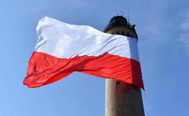 Flaga polski, latarnia / autor: Pixabay