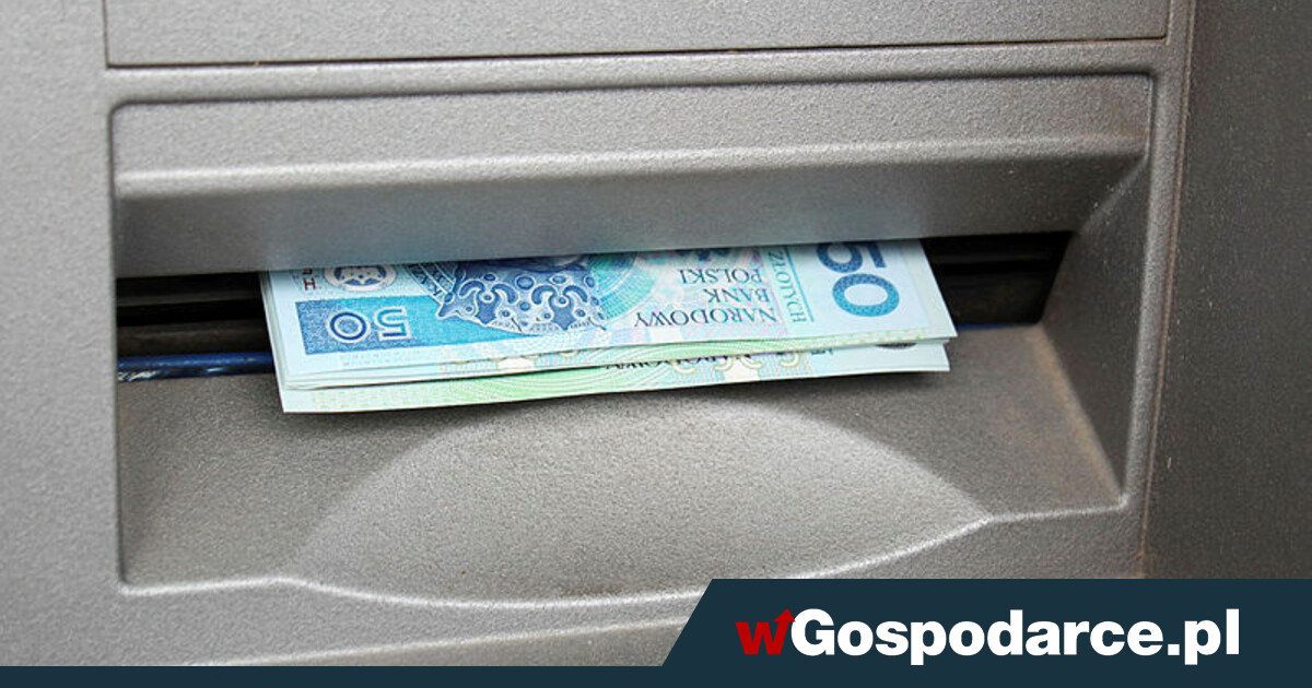 Zorganizowany atak na bankomaty. "Wypłacili 2,2 mln zł z 490 kont"