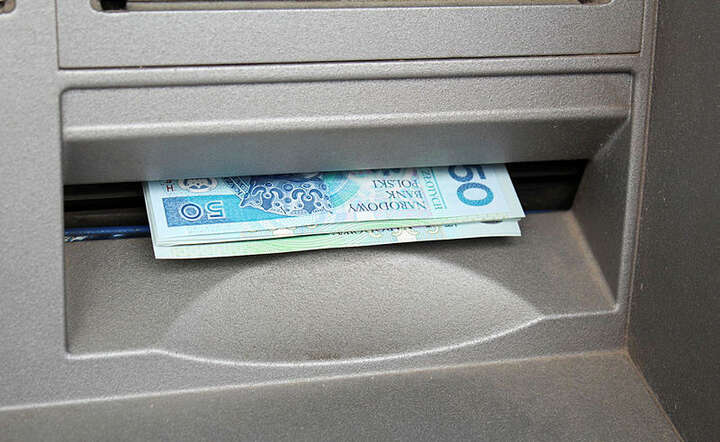 Zorganizowany atak na bankomaty. "Wypłacili 2,2 mln zł z 490 kont"