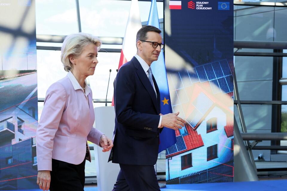 Przewodnicząca Komisji Europejskiej Ursula von der Leyen oraz premier RP Mateusz Morawiecki / autor: PAP/Leszek Szymański