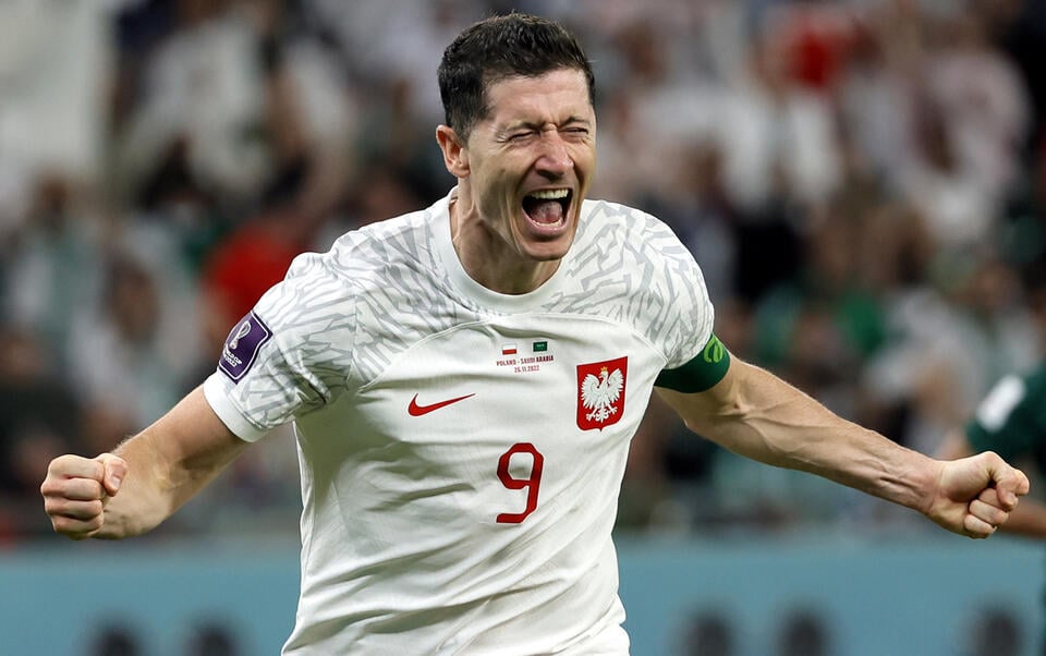 Robert Lewandowski cieszy się po strzeleniu gola w meczu z Arabią Saudyjską.  / autor: PAP/EPA