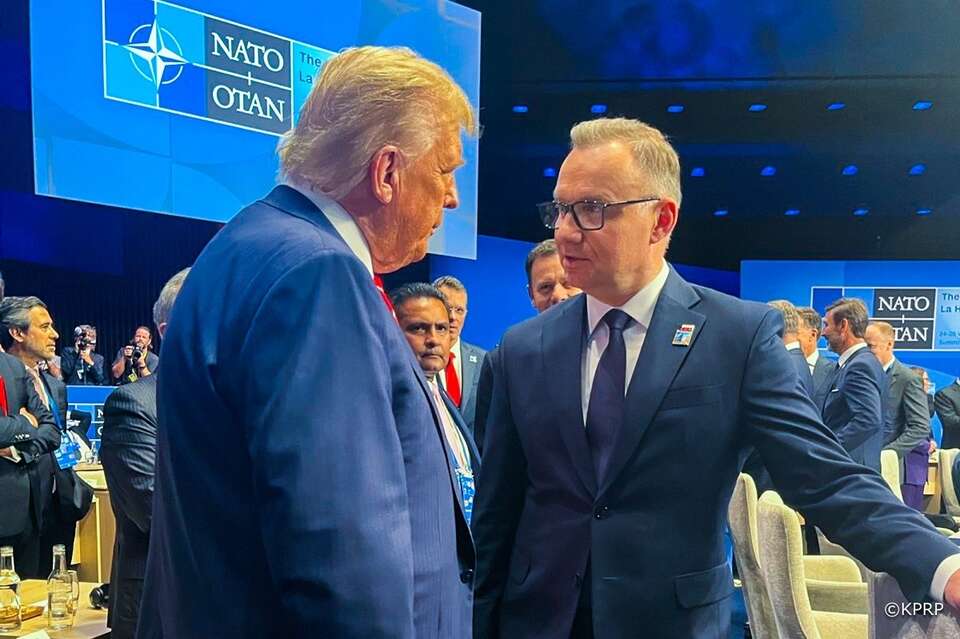 Prezydent USA Donald Trump i prezydent RP Andrzej Duda podczas szczytu NATO w Hadze / autor: Kancelaria Prezydenta RP