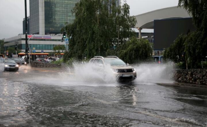 KOMENTARZE: Trzaskowski powinien być w zalanej stolicy!