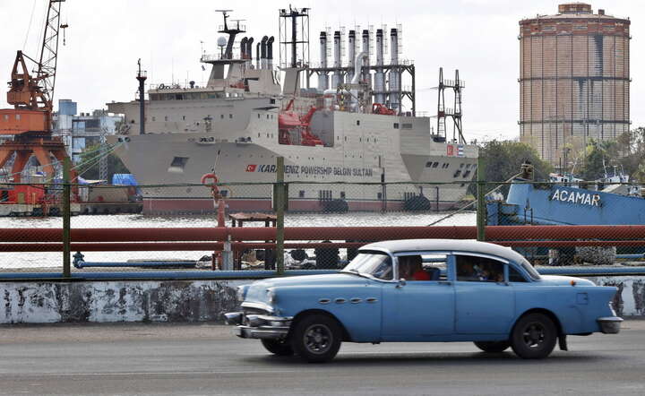 „Ta wyspa niedługo upadnie”. Nie mają benzyny i prądu