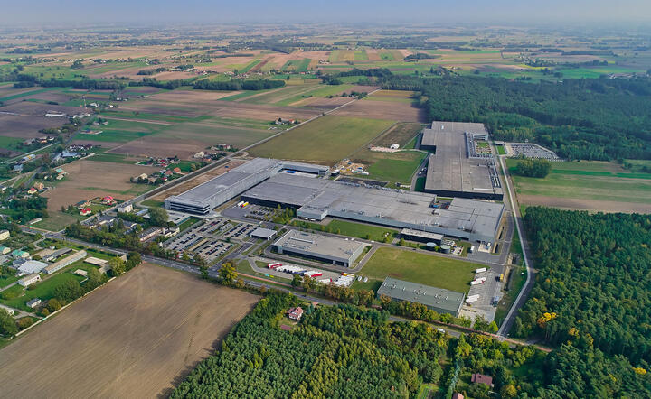 Największe centrum produkcyjne JTI na świecie w Starym Gostkowie k. Łodzi. W nowoczesnych fabrykach pracuje blisko 2 tys. osób. / autor: JTI Polska