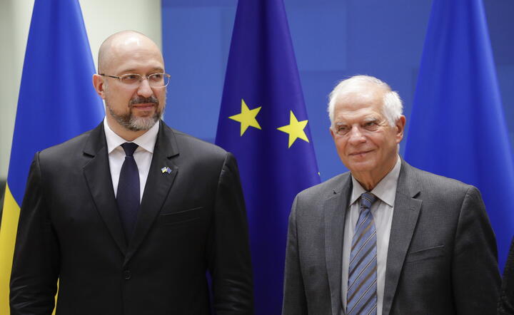 premier Ukrainy Denys Shmyhal i szef europejskiej dyplomacji Josep Borrell / autor: fotoserwis PAP