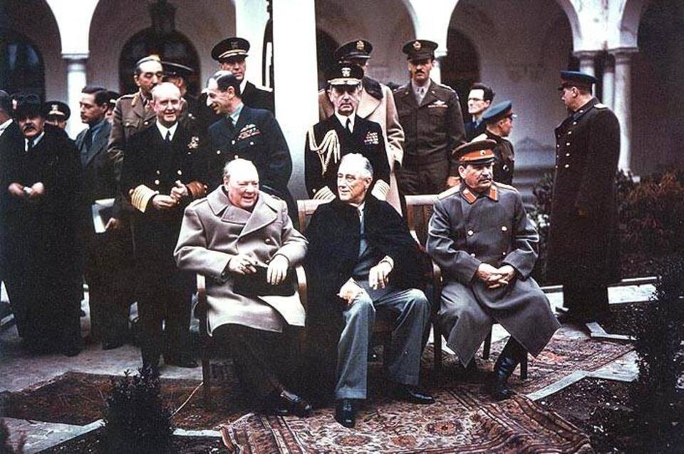 fot. wikipedia/Winston Churchill, Franklin D. Roosevelt i Józef Stalin w Jałcie