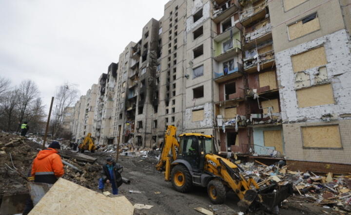 Kijów po rosyjskim bombardowaniu / autor: PAP/EPA/SERGEY DOLZHENKO