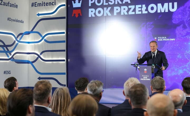 Premier Donald Tusk podczas konferencji na GPW pod hasłem "Polska. Rok przełomu" / autor: PAP/Paweł Supernak